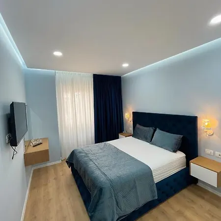 Franci's No1 * 티라나