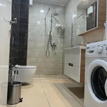 Franci's No1 티라나