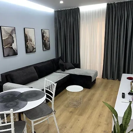 Franci's No1 * 地拉那