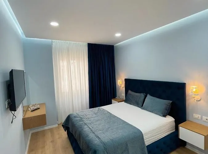 Franci's No1 * 地拉那